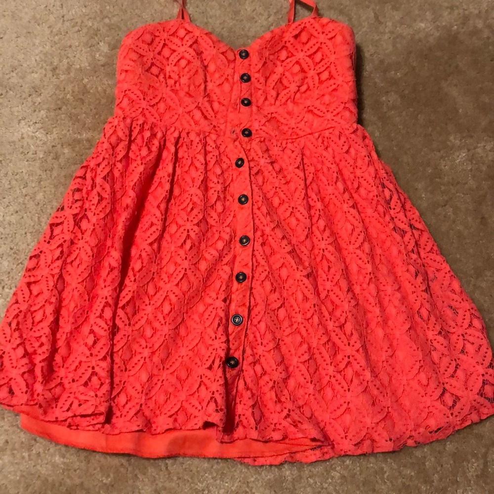 Cute dress!